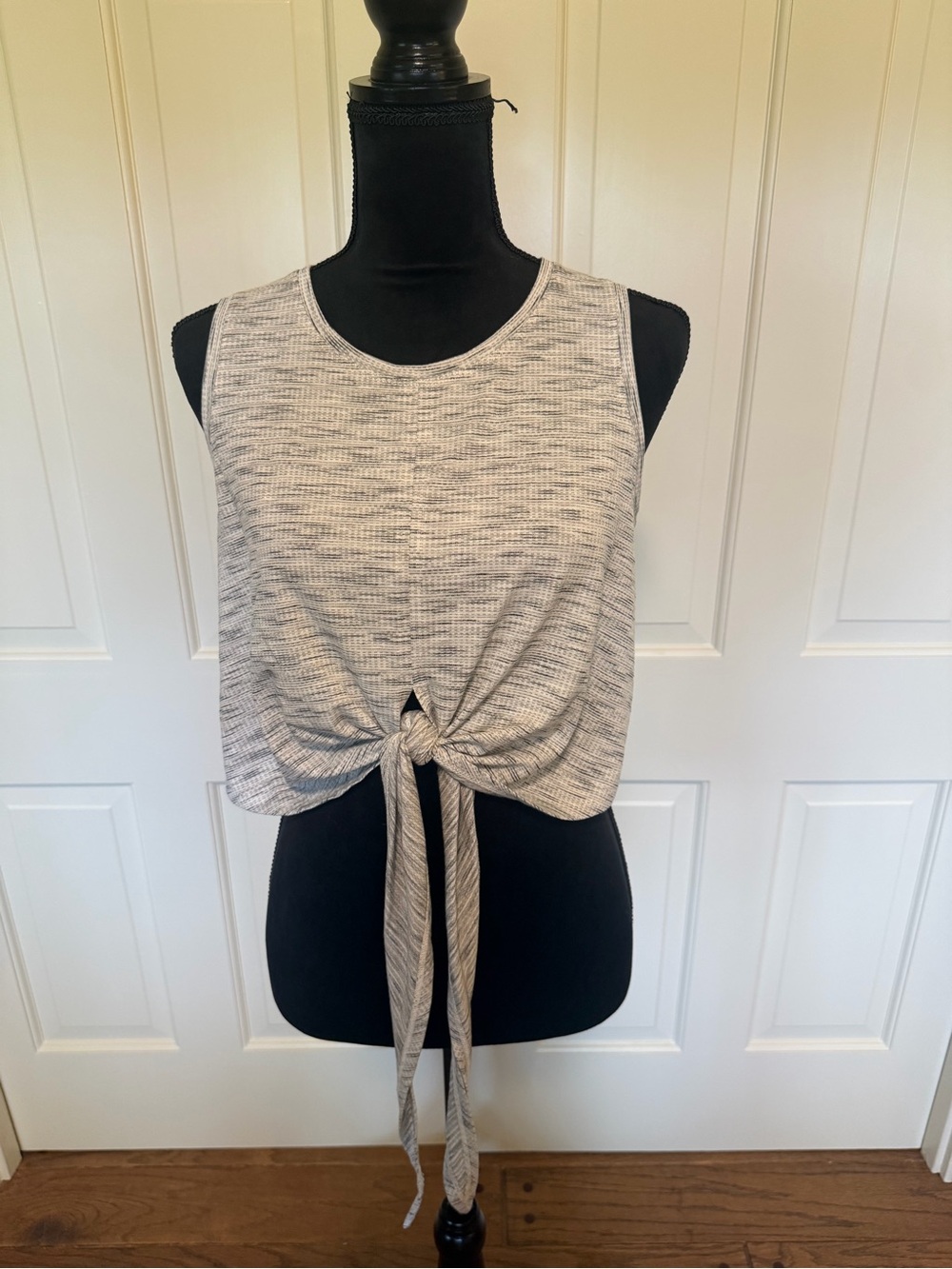 ZYIA Light Heather Gray Tie-Front Sleeveless Crop Top